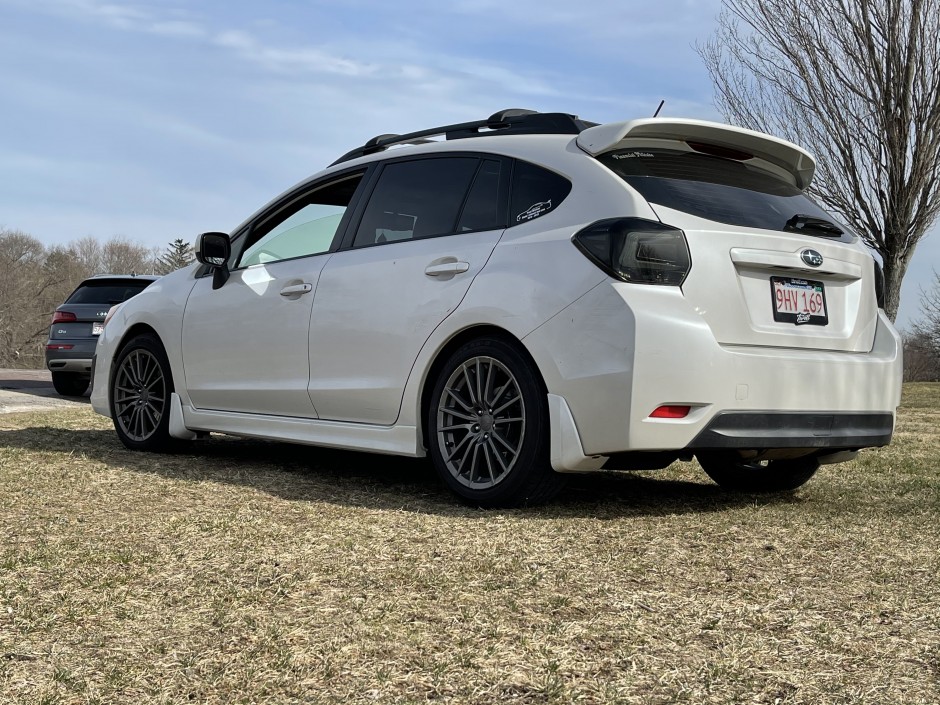 Yoselyn  H's 2012 Impreza Sport premium