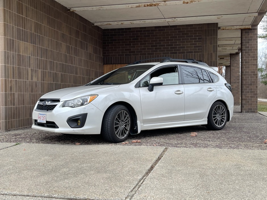 Yoselyn  H's 2012 Impreza Sport premium