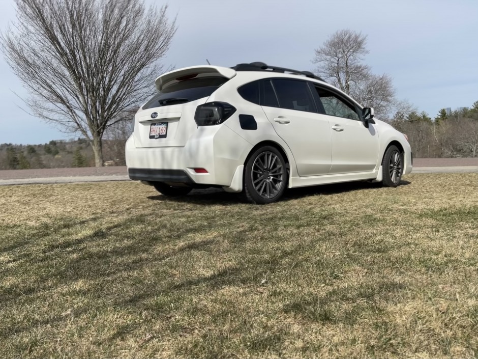 Yoselyn  H's 2012 Impreza Sport premium