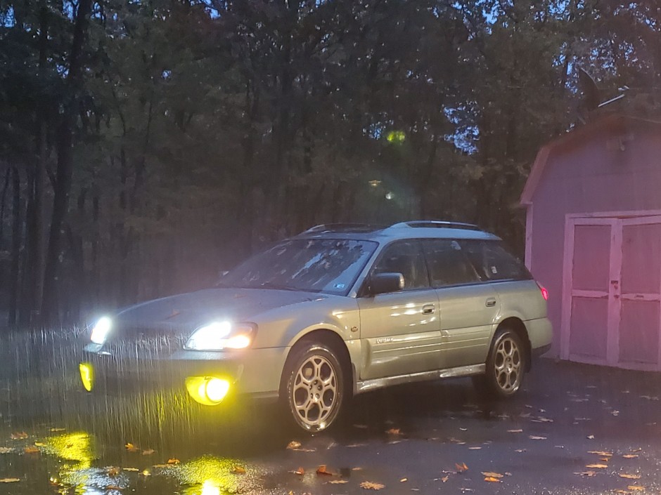 Nicholas Ferrara's 2004 Outback H6-3.0 LL Bean