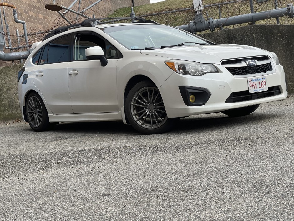 Yoselyn  H's 2012 Impreza Sport premium