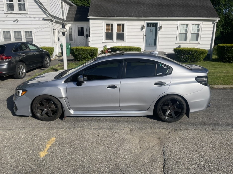 Max B's 2017 Impreza WRX premium 