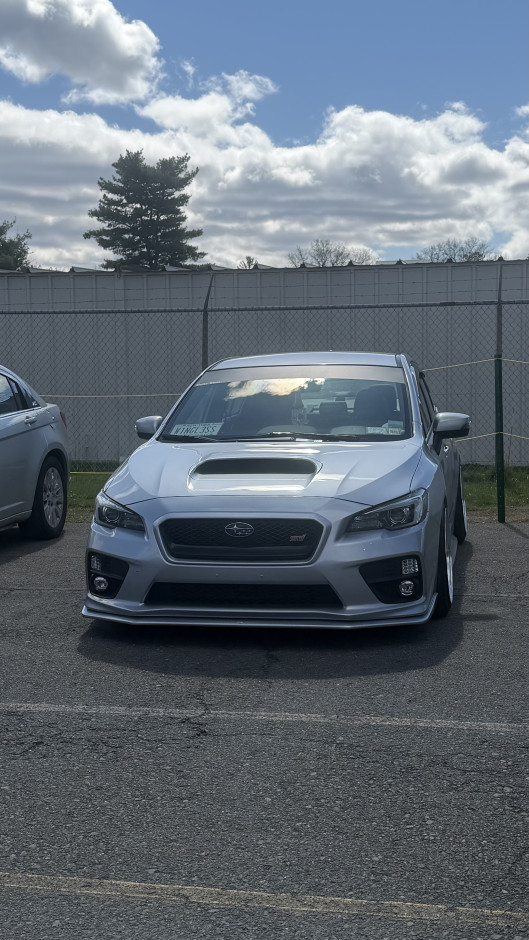 Mikey B's 2017 WRX STI wingless trunk