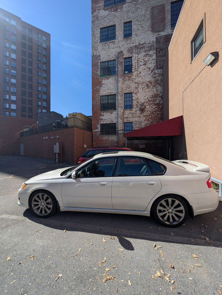 Michael K's 2009 Legacy spec.B Rare White Color!
