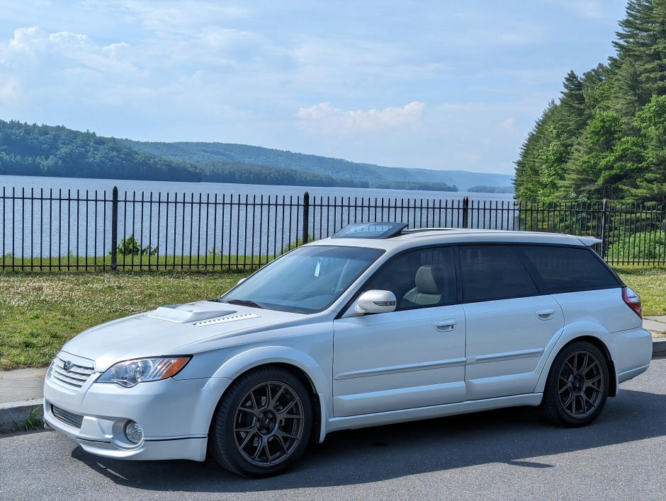 Taylor K's 2009 Outback 2.5 XT Limited
