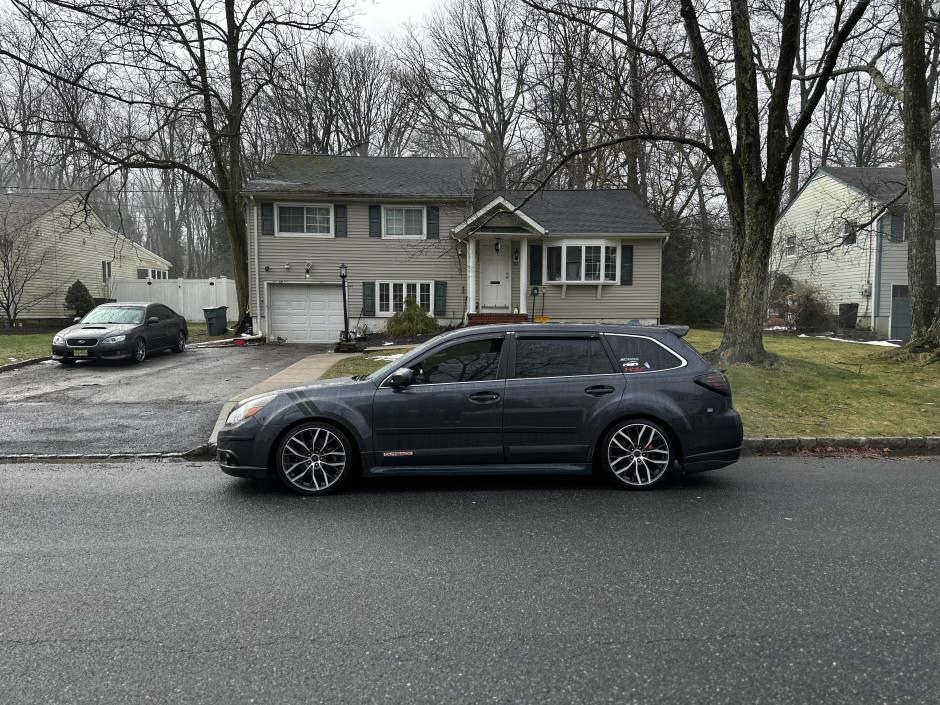 Gedas G's 2012 Outback 3.6r premium 