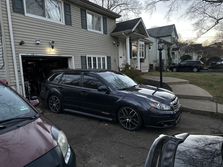 Gedas G's 2012 Outback 3.6r premium 