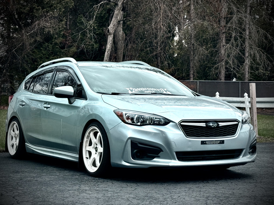 Gavin R's 2017 Impreza Premium